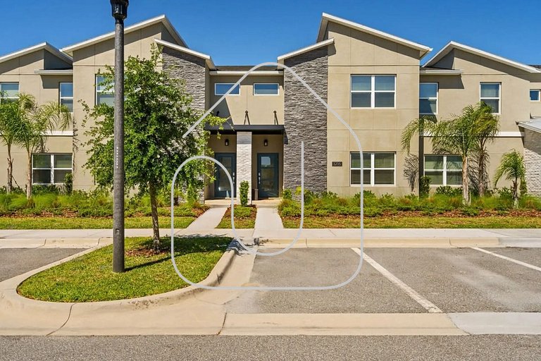 Luxury 4BR Home w/ Pool at Champions Gate