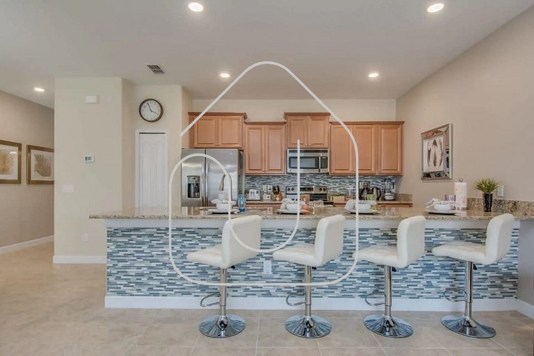 Family Retreat: 4BR Townhome w/ Pool