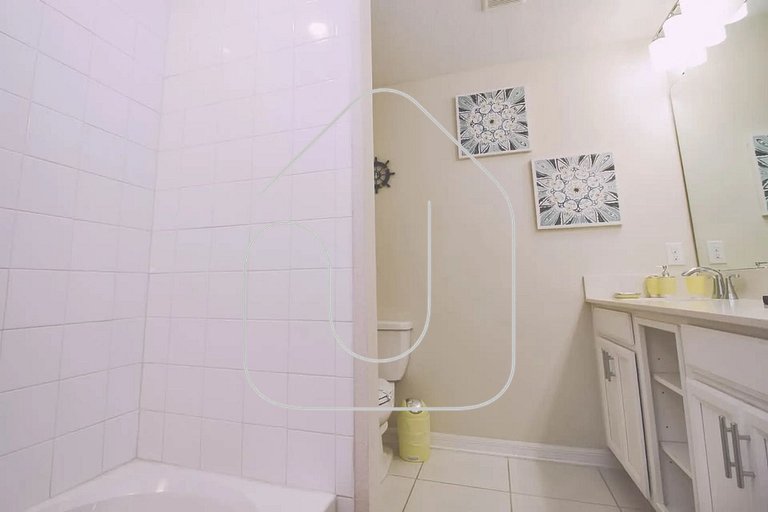 Modern 2BR Condo near Disney w/ Resort Amenities