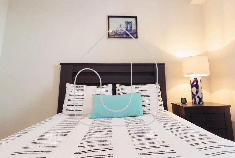 Modern 2BR Condo near Disney w/ Resort Amenities