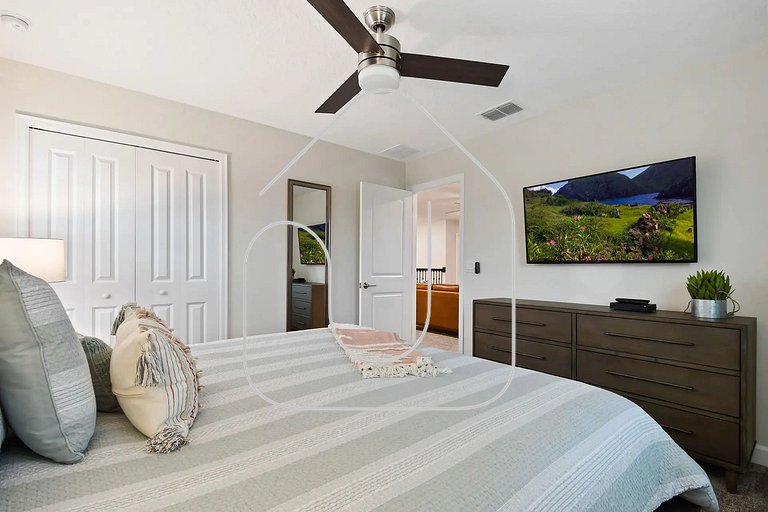 Stunning 9BR Villa | Near Disney | Storey Lake