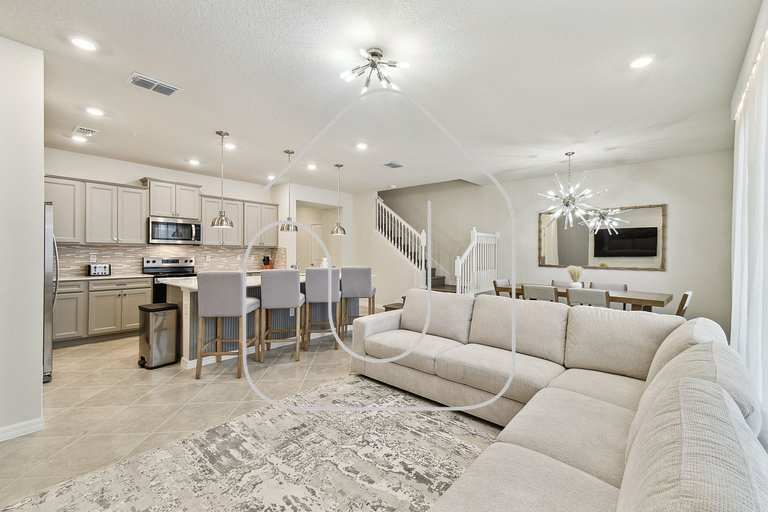 5BR Windsor Cay Home, Heated Pool