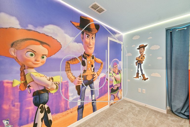 Five-Bedroom Home with Private Pool at Windsor Cay