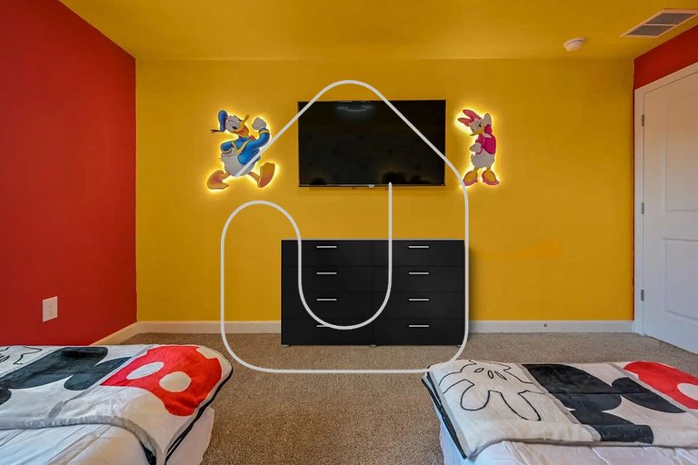 Townhome w/ Private Pool 10min from Disney