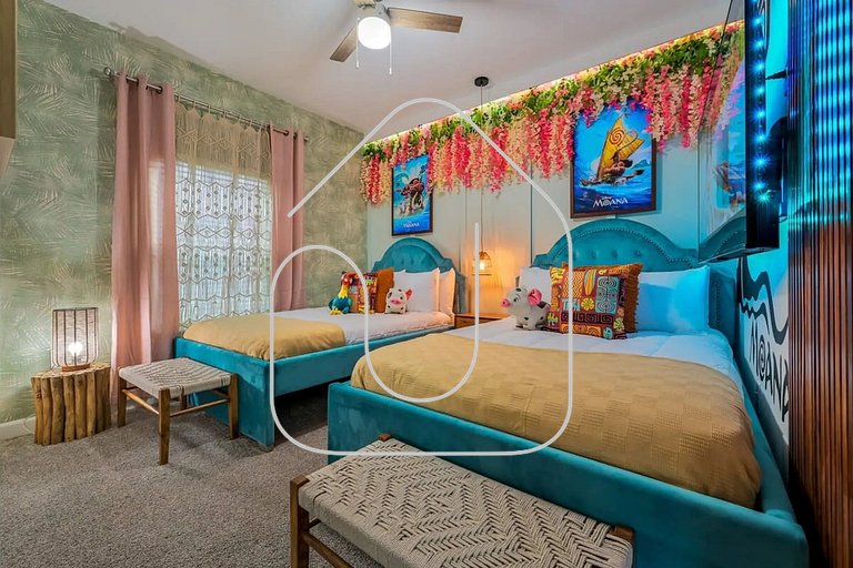 Themed Home w/ Pool at Storey Lake