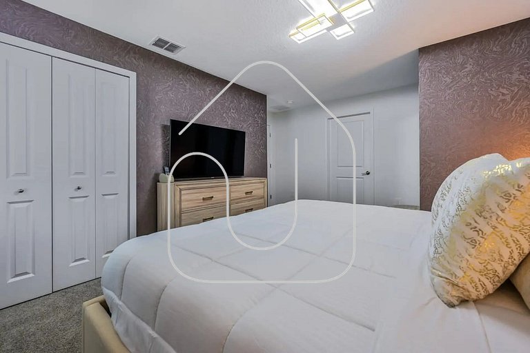 Themed Home w/ Pool at Storey Lake