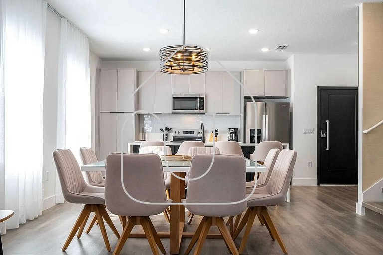 Luxury Home w/ Pool – 15 Min to Disney!