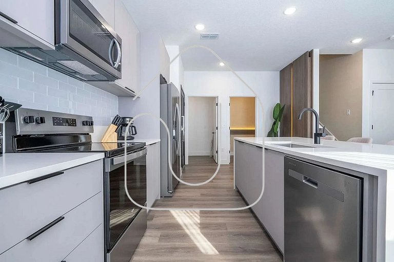 Luxury Home w/ Pool – 15 Min to Disney!