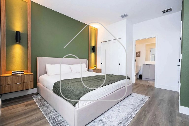 Luxury Home w/ Pool – 15 Min to Disney!