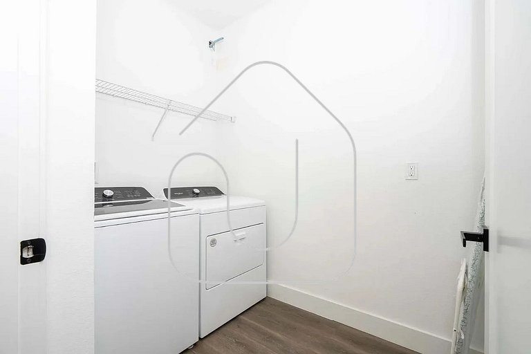 Luxury Home w/ Pool – 15 Min to Disney!