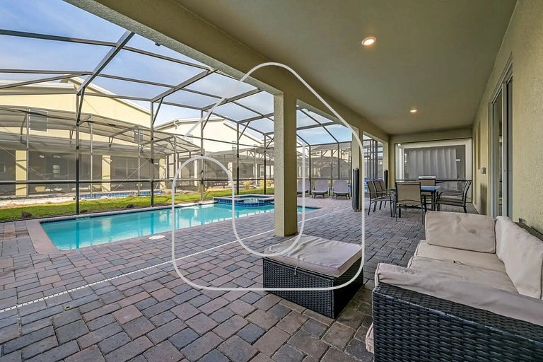 Luxury 9BR Villa w/ Private Pool & Themes