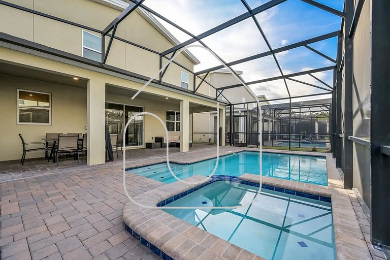 Luxury 9BR Villa w/ Private Pool & Themes