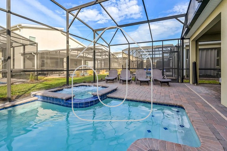 Villa Luxuosa 9Q c/ Piscina Privativa e Temas