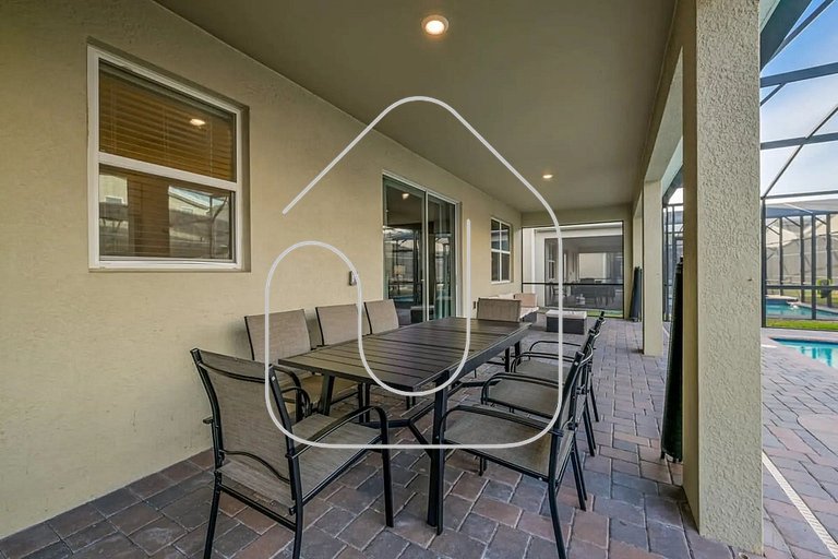 Luxury 9BR Villa w/ Private Pool & Themes