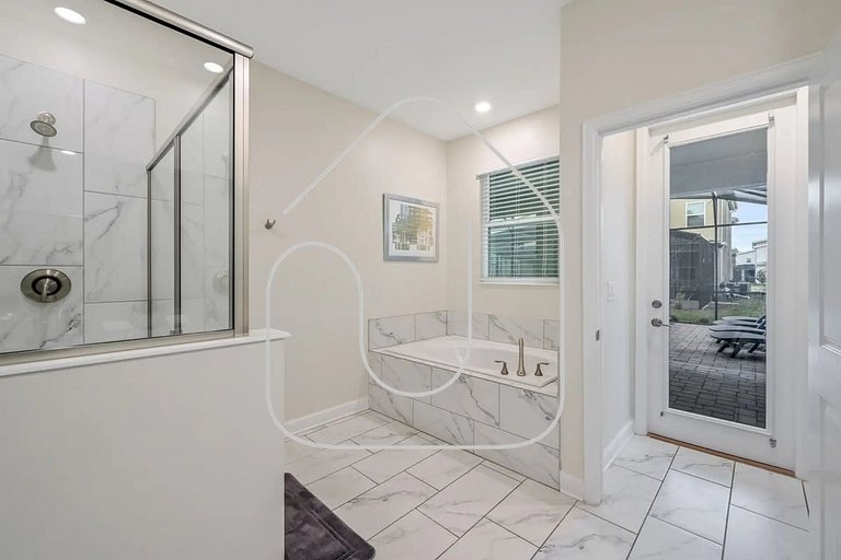 Luxury 9BR Villa w/ Private Pool & Themes