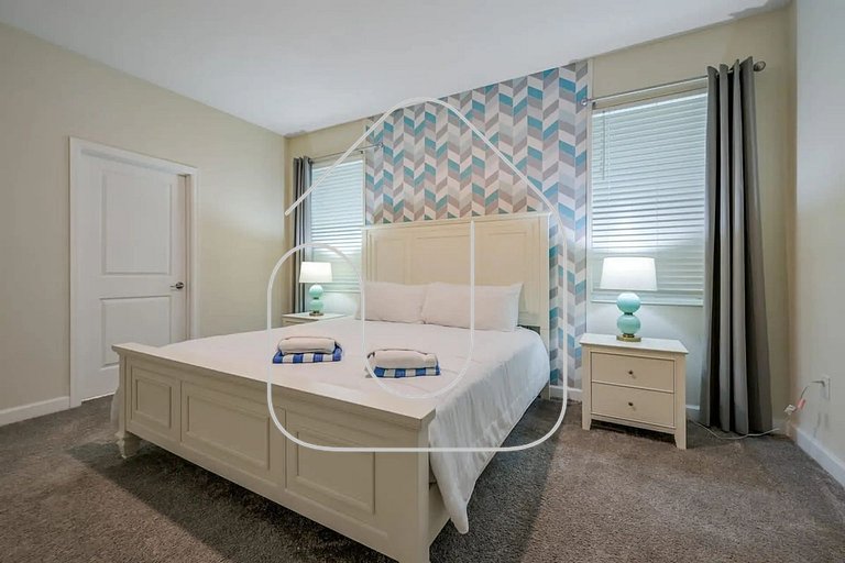 Luxury 9BR Villa w/ Private Pool & Themes