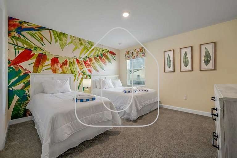 Luxury 9BR Villa w/ Private Pool & Themes