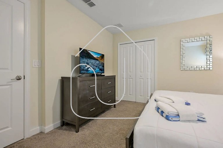 Luxury 9BR Villa w/ Private Pool & Themes