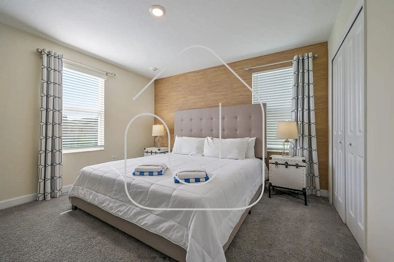 Luxury 9BR Villa w/ Private Pool & Themes