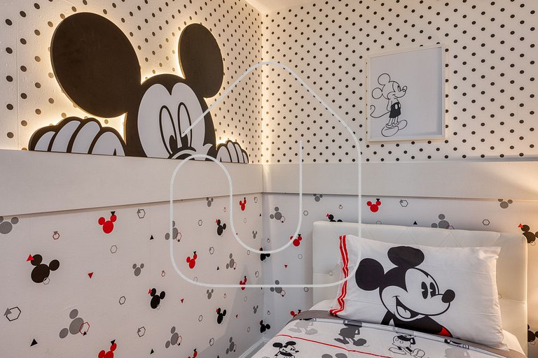 4BR Villa w/ Pool Near Disney + Themed Rooms