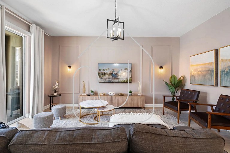 Luxo e Diversão: Casa 6 Quartos no Champions Gate