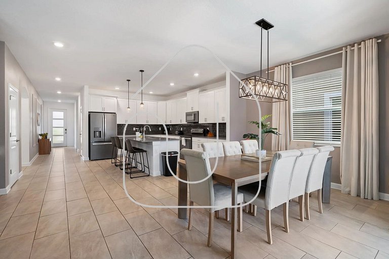 Luxury & Fun: 6-Bedroom Home in Champions Gate