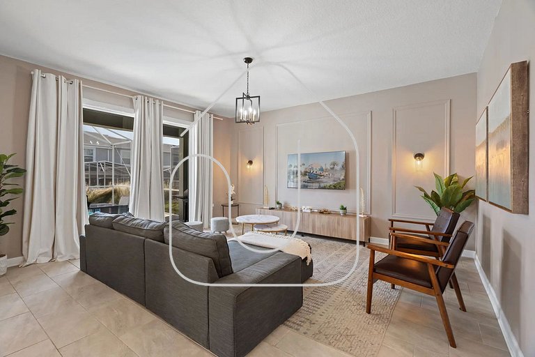 Luxury & Fun: 6-Bedroom Home in Champions Gate