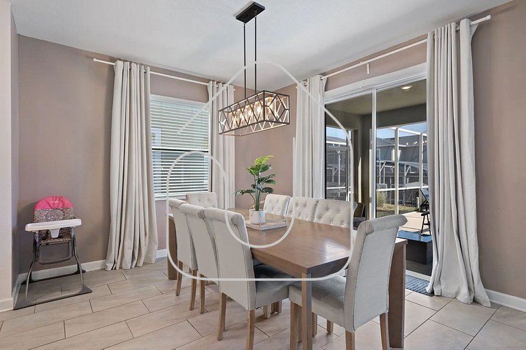 Luxury & Fun: 6-Bedroom Home in Champions Gate