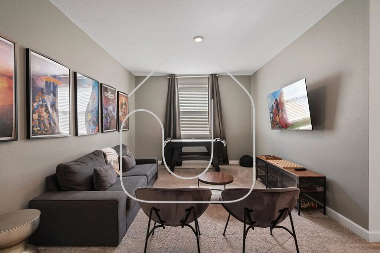 Luxury & Fun: 6-Bedroom Home in Champions Gate