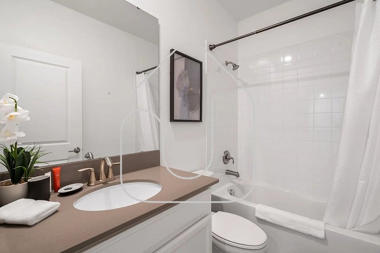 Luxury & Fun: 6-Bedroom Home in Champions Gate