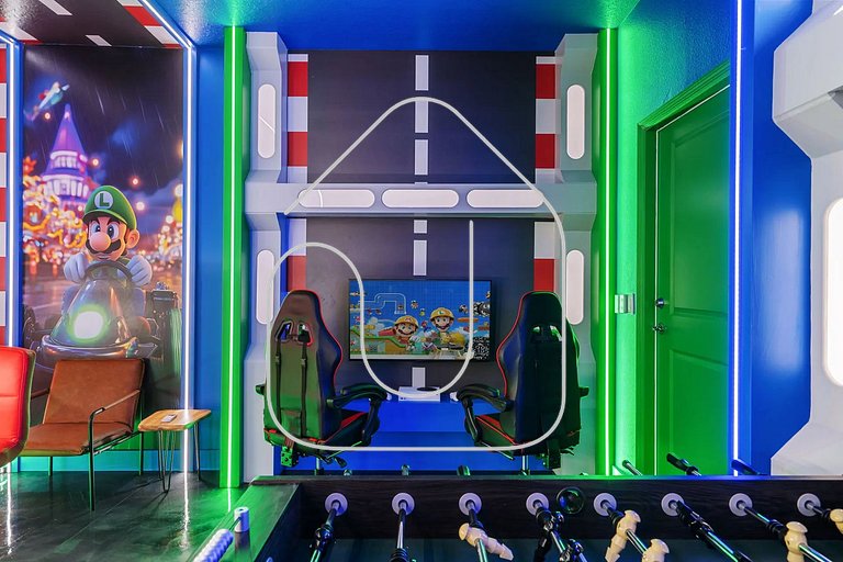 Luxury 10BR w/ Pool, Theater & Game Room