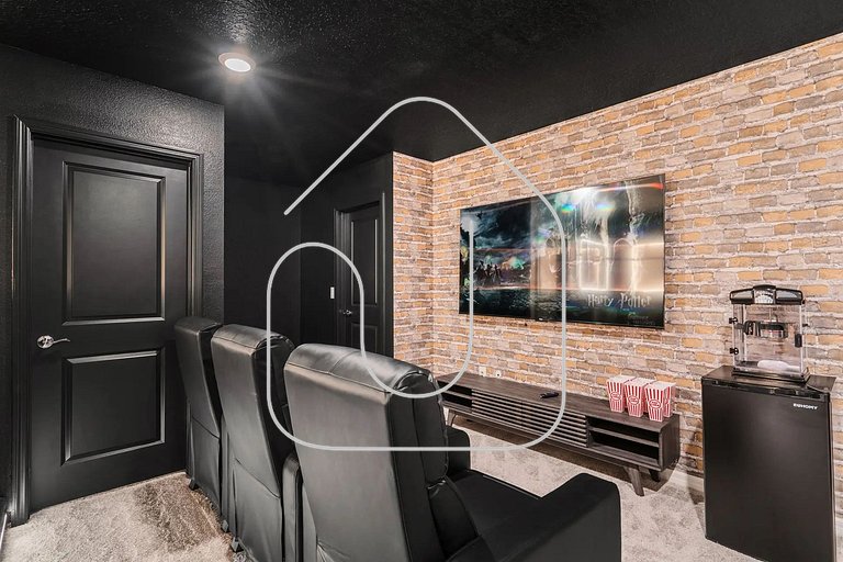 Luxury 10BR w/ Pool, Theater & Game Room