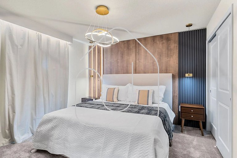 Luxury 10BR w/ Pool, Theater & Game Room