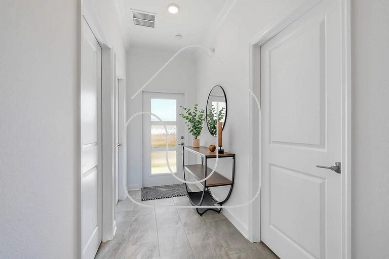 Premium Storey Lake Home – 5BR/Pool