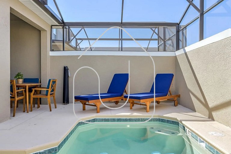 Premium Storey Lake Home – 5BR/Pool