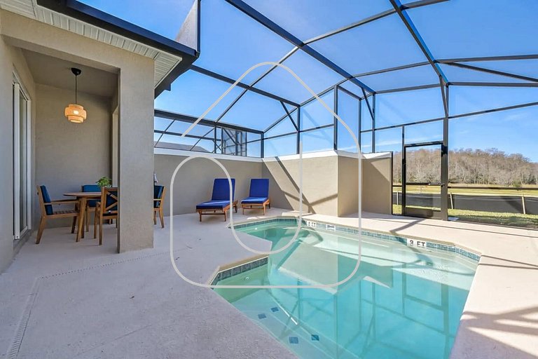 Premium Storey Lake Home – 5BR/Pool