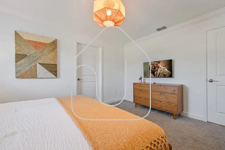 Premium Storey Lake Home – 5BR/Pool