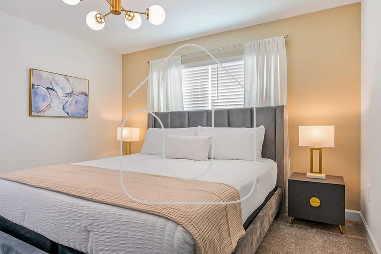 Premium Storey Lake Home – 5BR/Pool