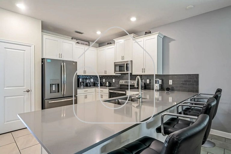 9-Bed Storey Lake Villa w/ Private Pool