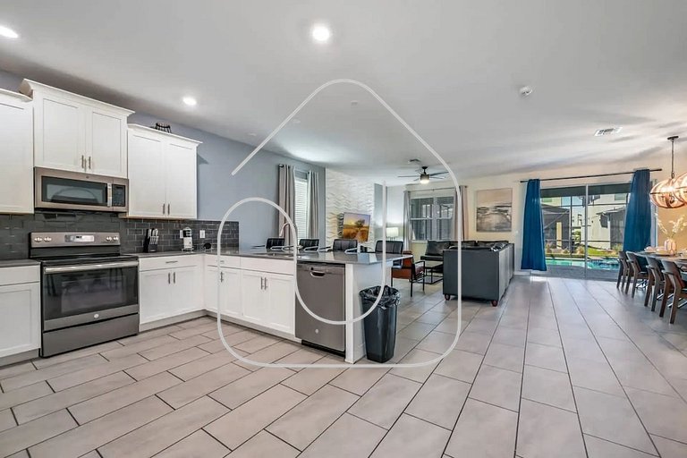 9-Bed Storey Lake Villa w/ Private Pool