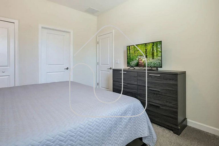 9-Bed Storey Lake Villa w/ Private Pool