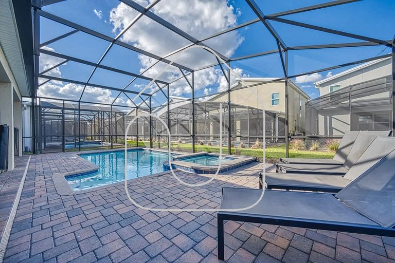 9-Bed Storey Lake Villa w/ Private Pool