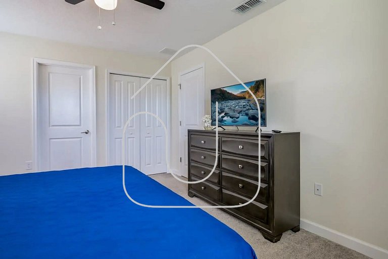 9-Bed Storey Lake Villa w/ Private Pool