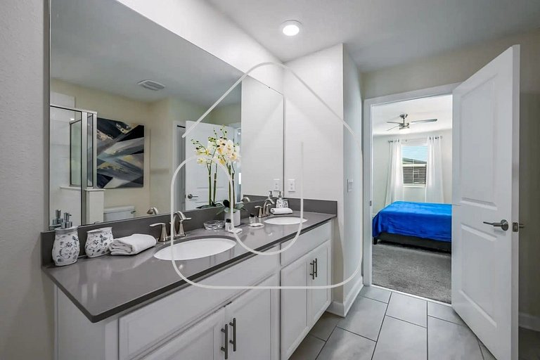 9-Bed Storey Lake Villa w/ Private Pool