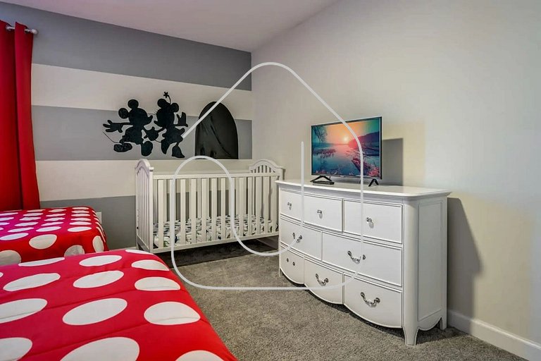 9-Bed Storey Lake Villa w/ Private Pool