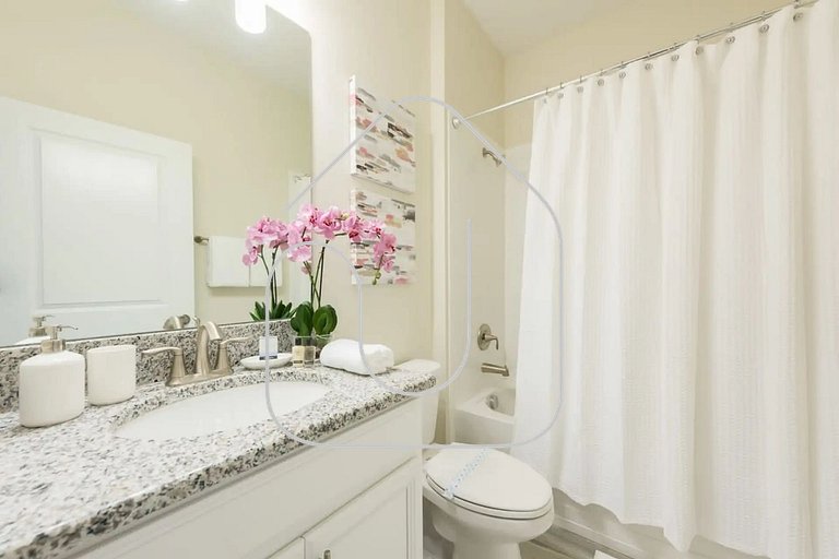 Luxury 6-Bedroom Retreat w/ Heatable Pool