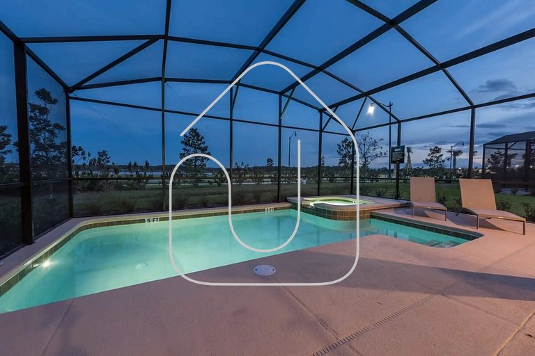 Luxury 6-Bedroom Retreat w/ Heatable Pool