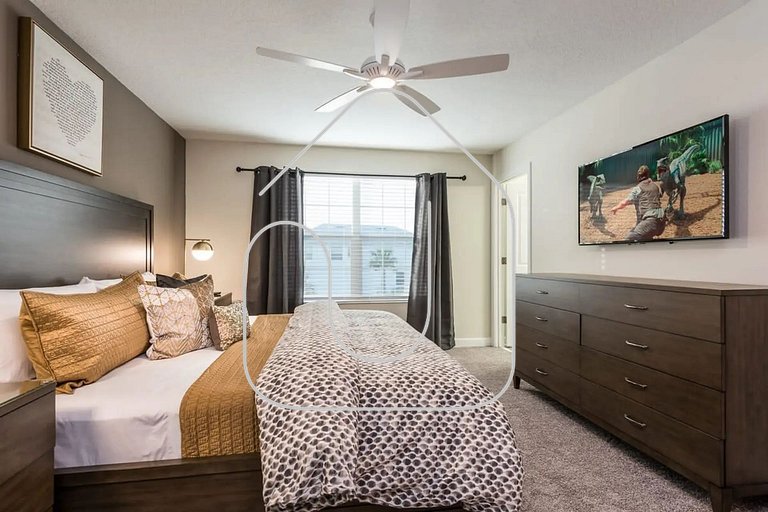 Luxury 6-Bedroom Retreat w/ Heatable Pool