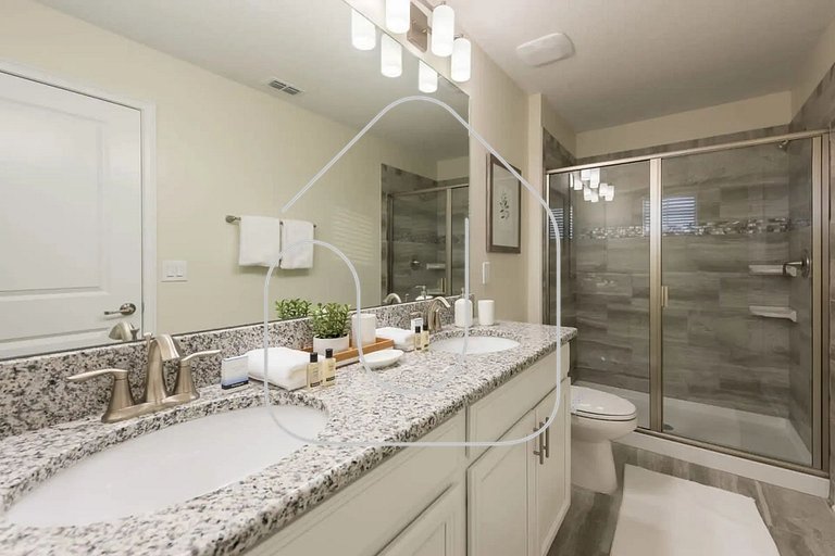 Luxury 6-Bedroom Retreat w/ Heatable Pool