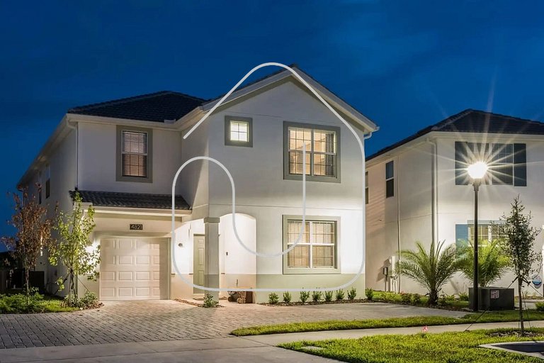 Luxury 6-Bedroom Retreat w/ Heatable Pool